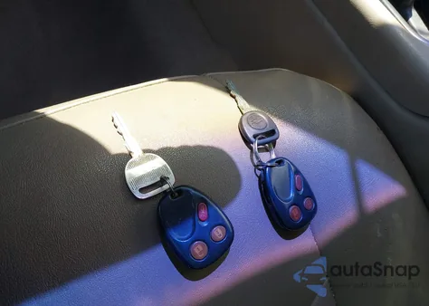 2003 Chevrolet Silverado K1500 z USA, uszkodzony, nr VIN 2GCEK19T131105299